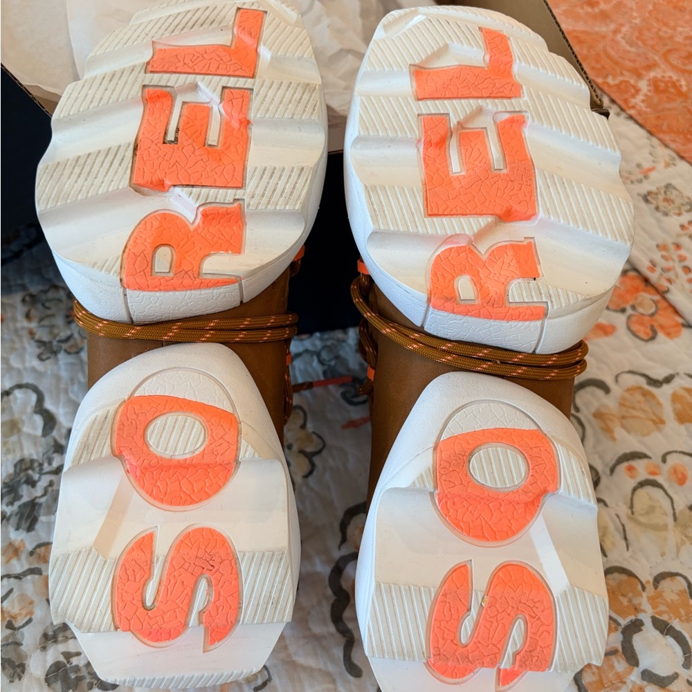Sorel kinetic impact Brown Sneaker with Orange Accents and White Sole 6.5 - Picture 6 of 9